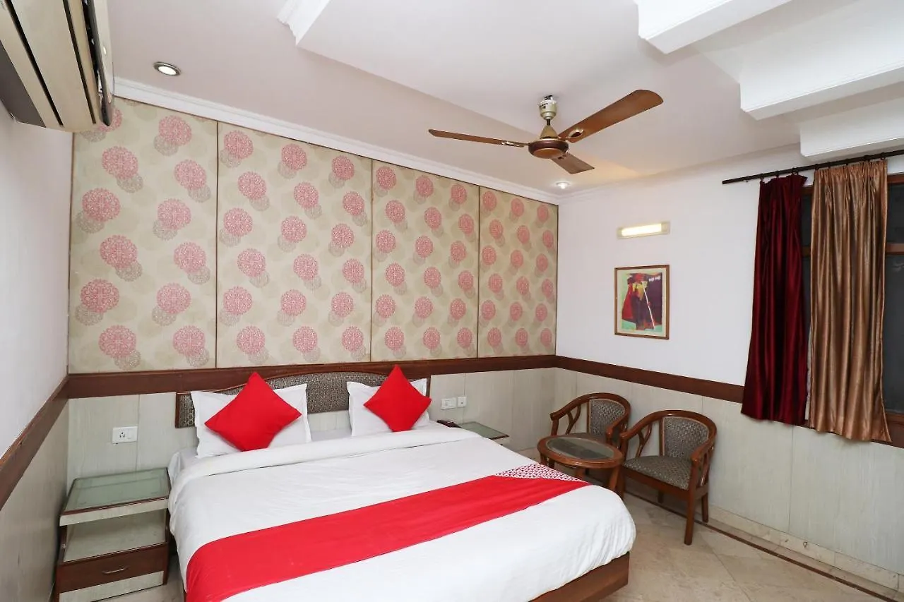 Oyo Hotel Solitaire & Restaurant Agra