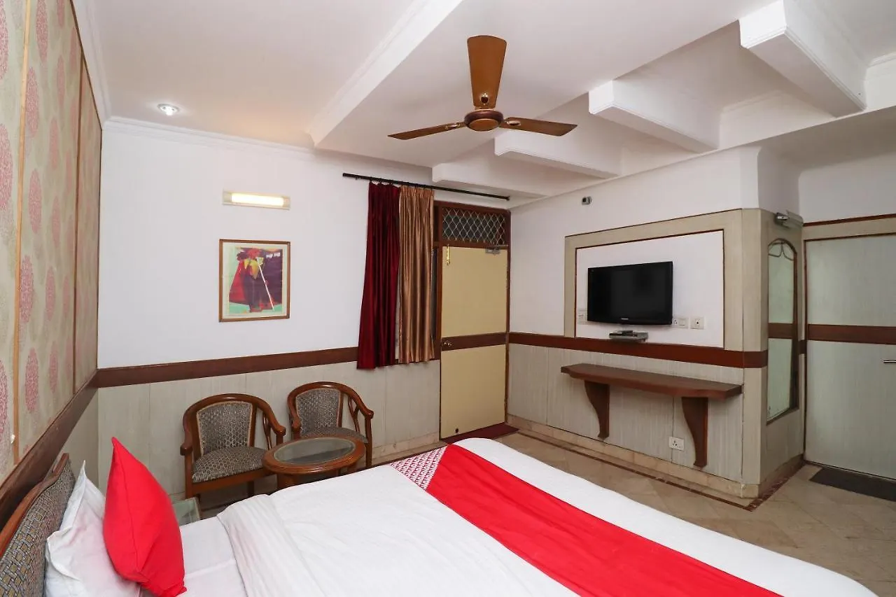 Oyo Hotel Solitaire & Restaurant Agra