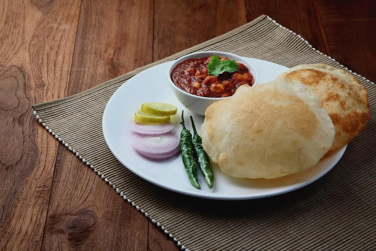 Oyo Hotel Solitaire & Restaurant Agra