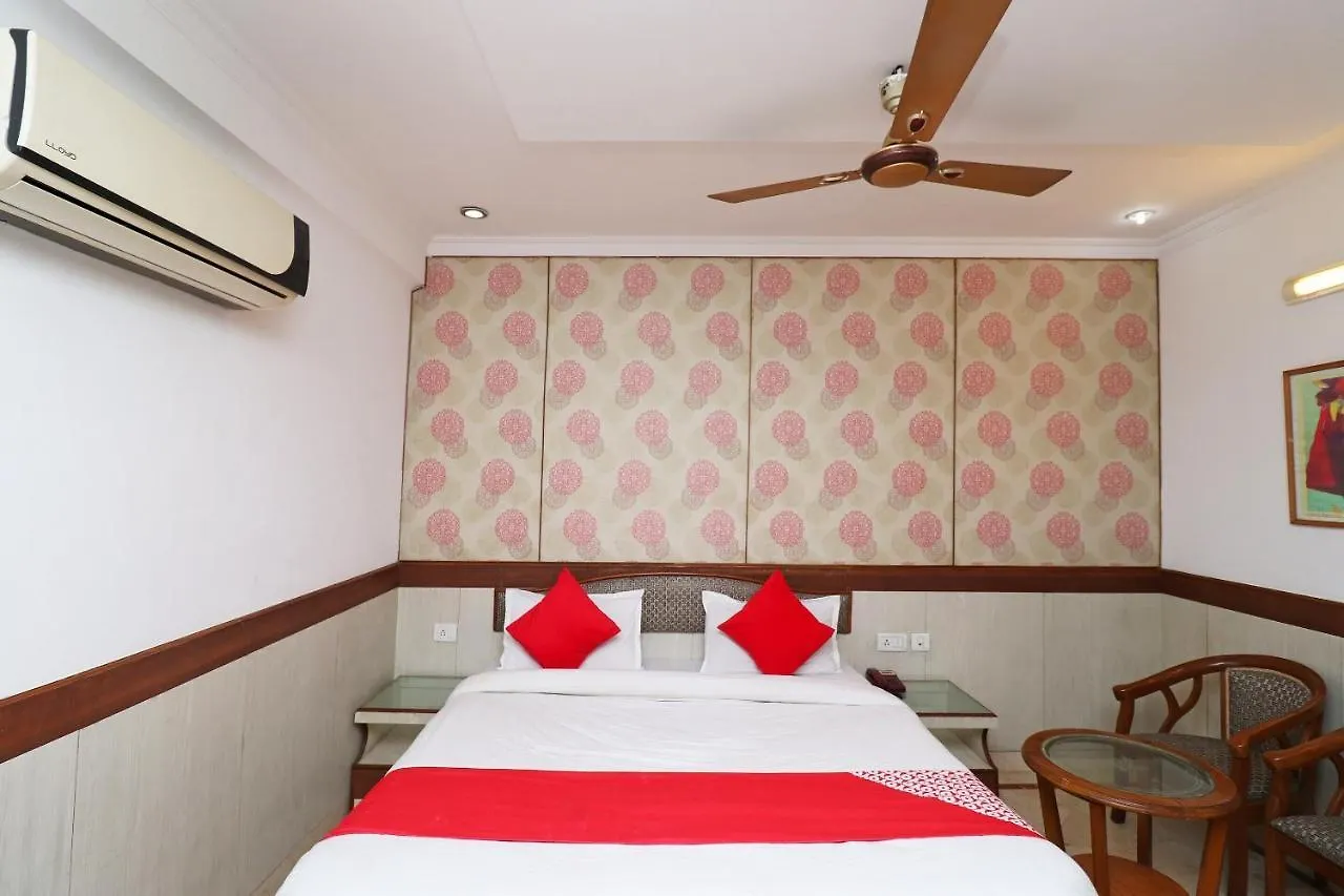 Oyo Hotel Solitaire & Restaurant Agra  3*, Agra (Uttar Pradesh)