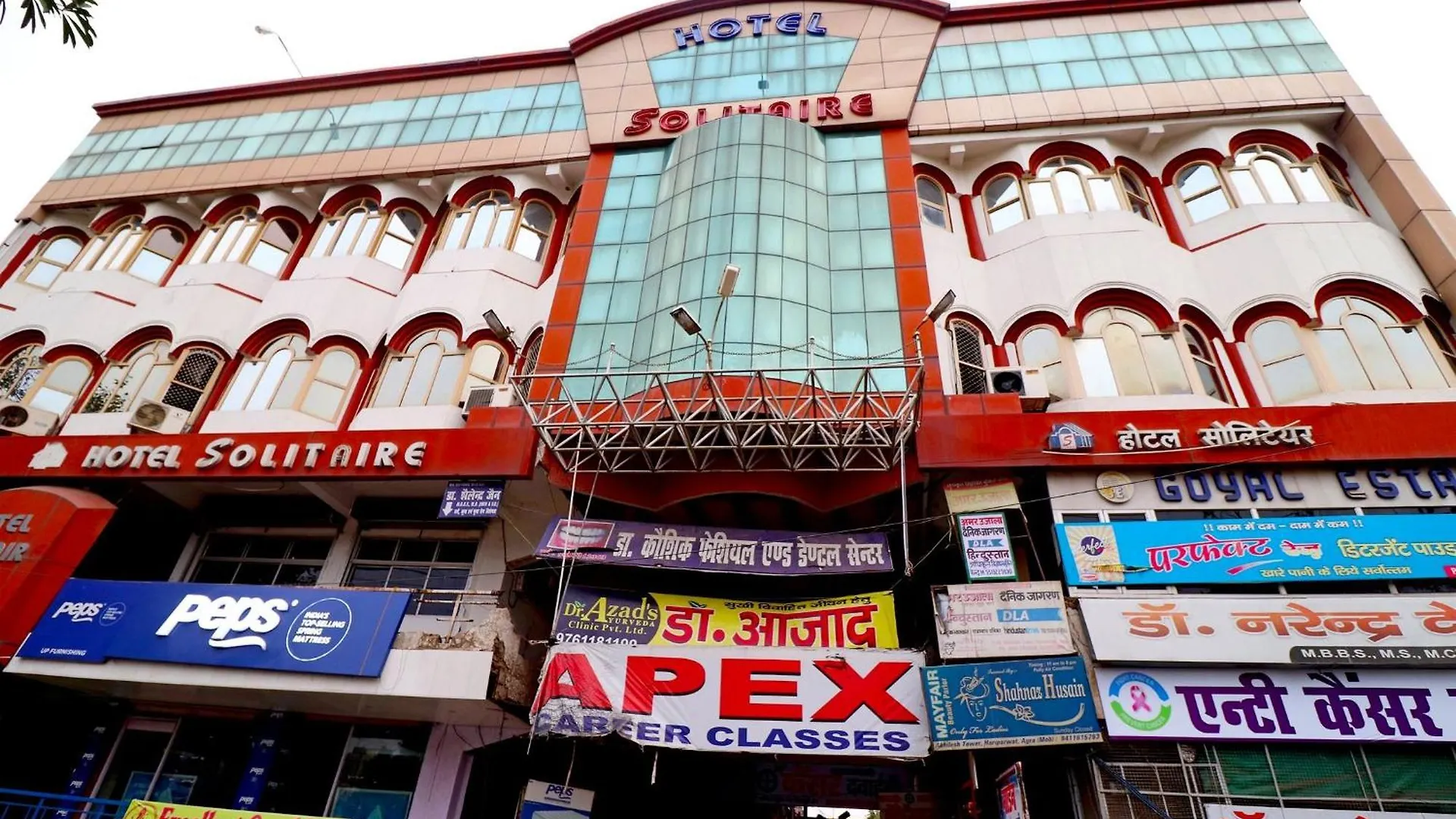 ***  Oyo Hotel Solitaire & Restaurant Agra  India