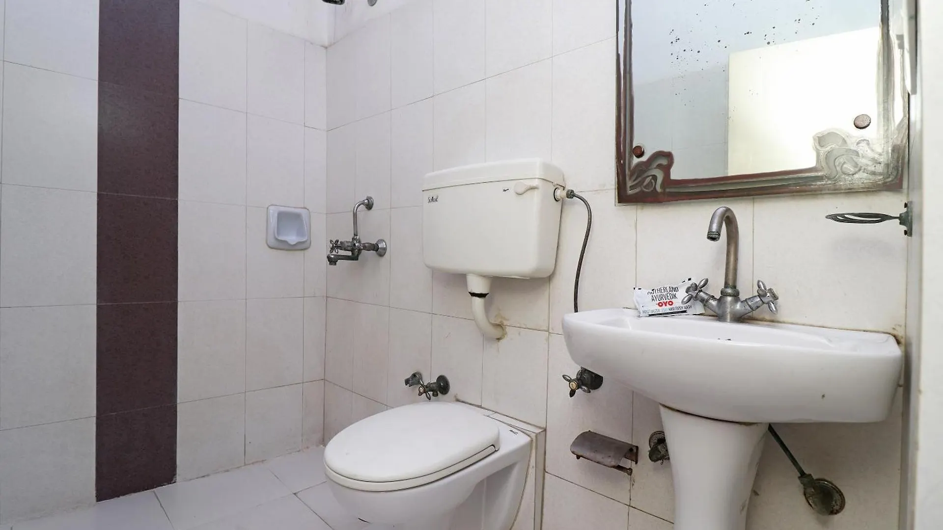 Oyo Hotel Solitaire & Restaurant Agra   Agra (Uttar Pradesh)